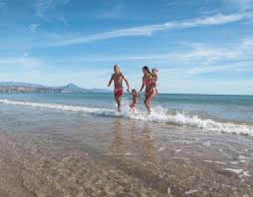 A 1 Minuto De La Playa Del Campello公寓 外观 照片